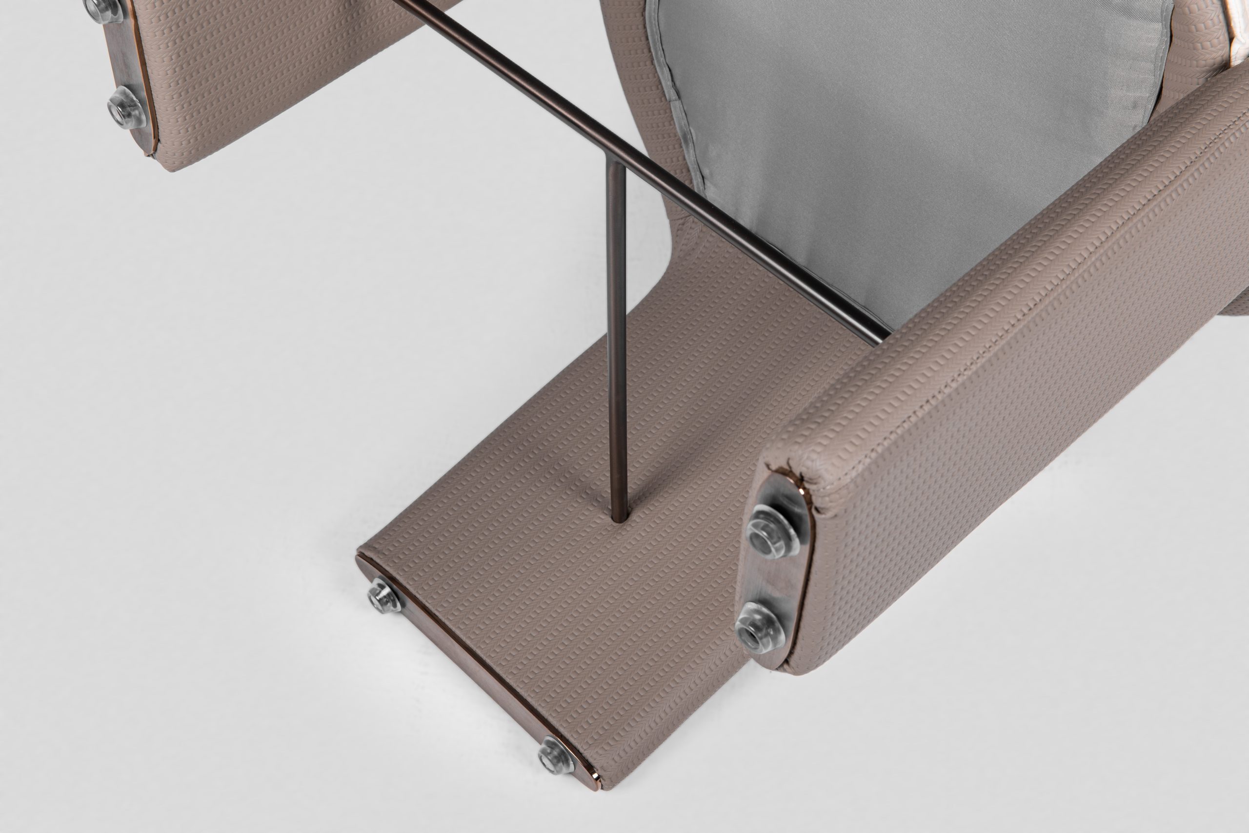 1753786844-SC2517-Brown (8)