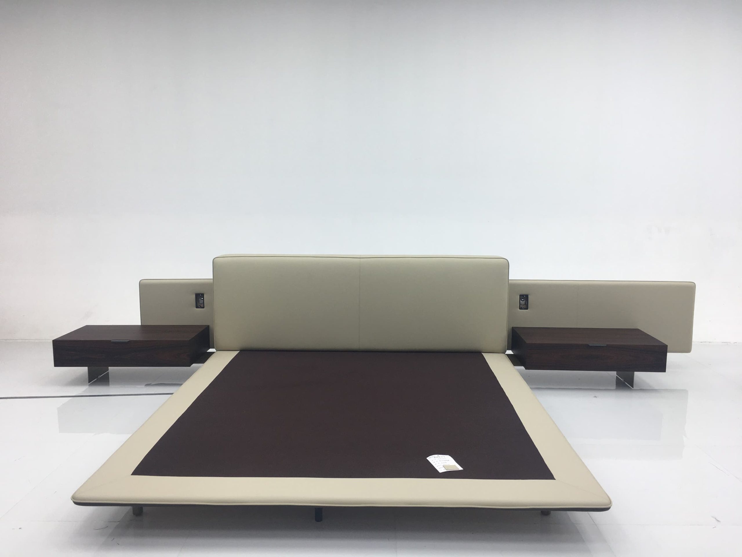 1763219919-SBD6134 (3)