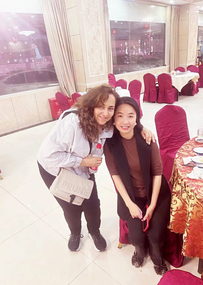 STANDEE showroom and customer moment 18