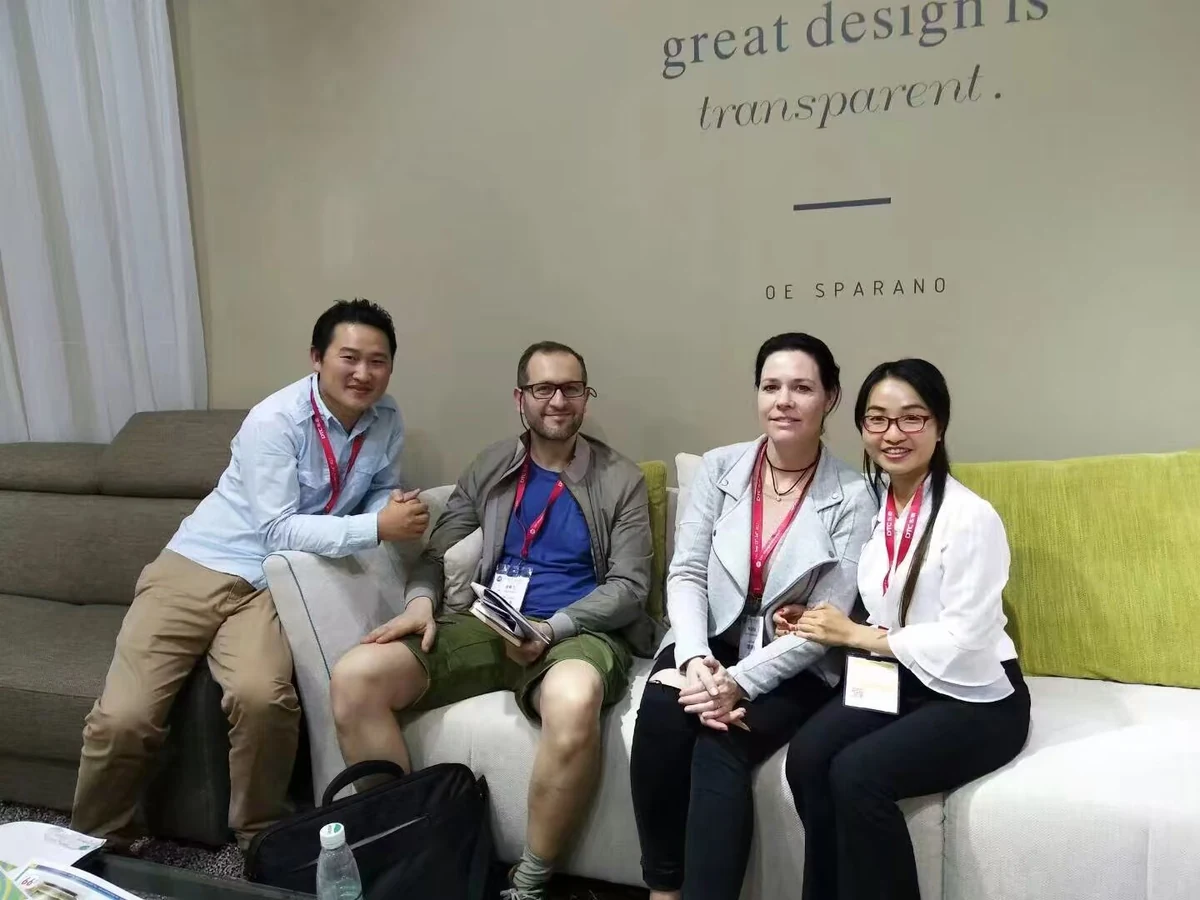 STANDEE showroom and customer moment 22