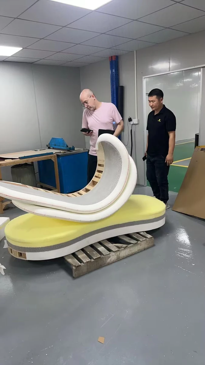 STANDEE showroom and customer moment 29