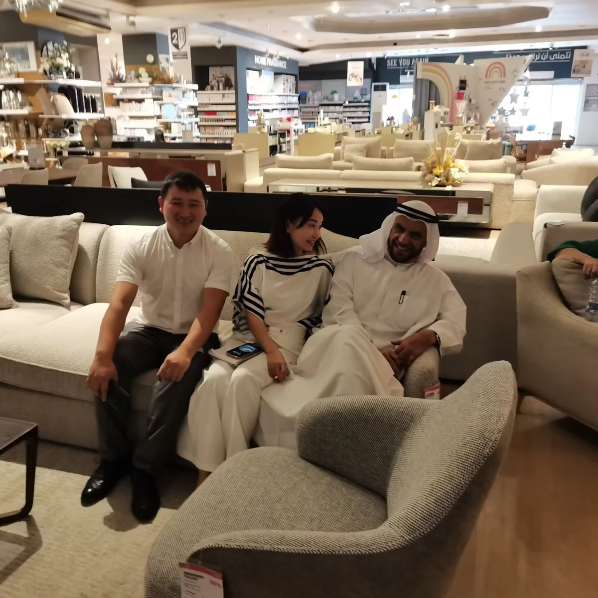 STANDEE showroom and customer moment 32
